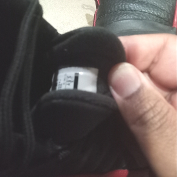 Air Jordan 12 Retro Bred (Flu Game) Athletic shoes/Sneakers - Picture 3 of 14